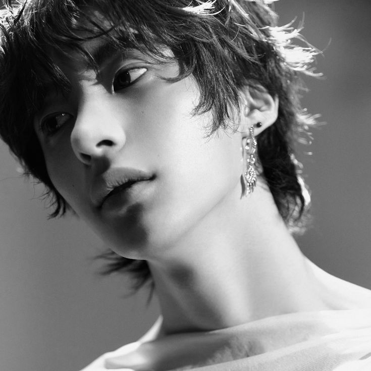 Amos photo 01